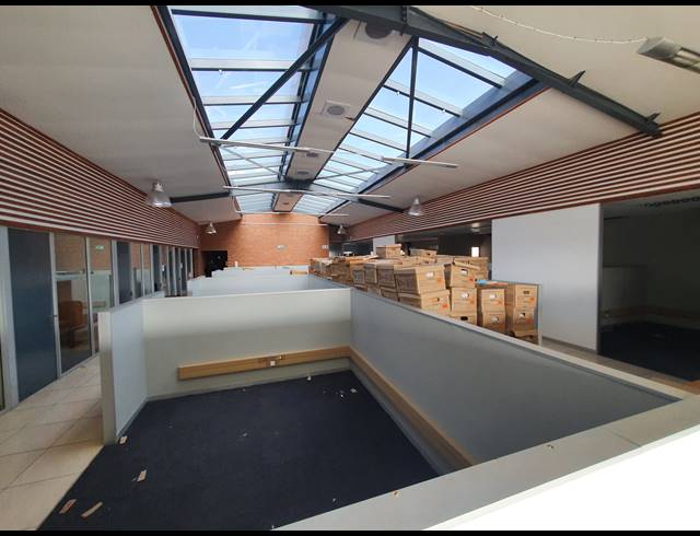1,290M² OFFICE TO LET IN ACTIVIA PARK